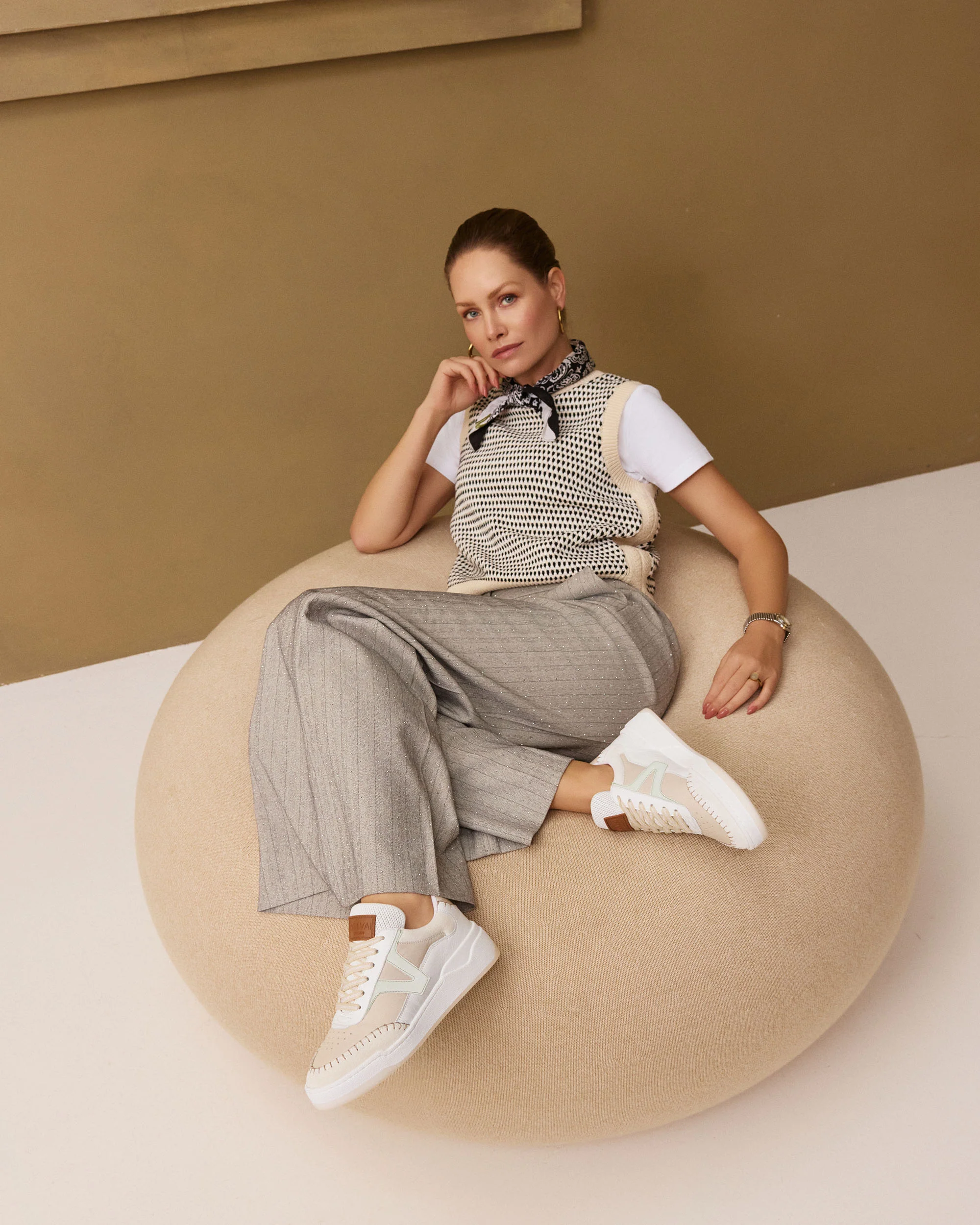 Sam Olivia - Image 7